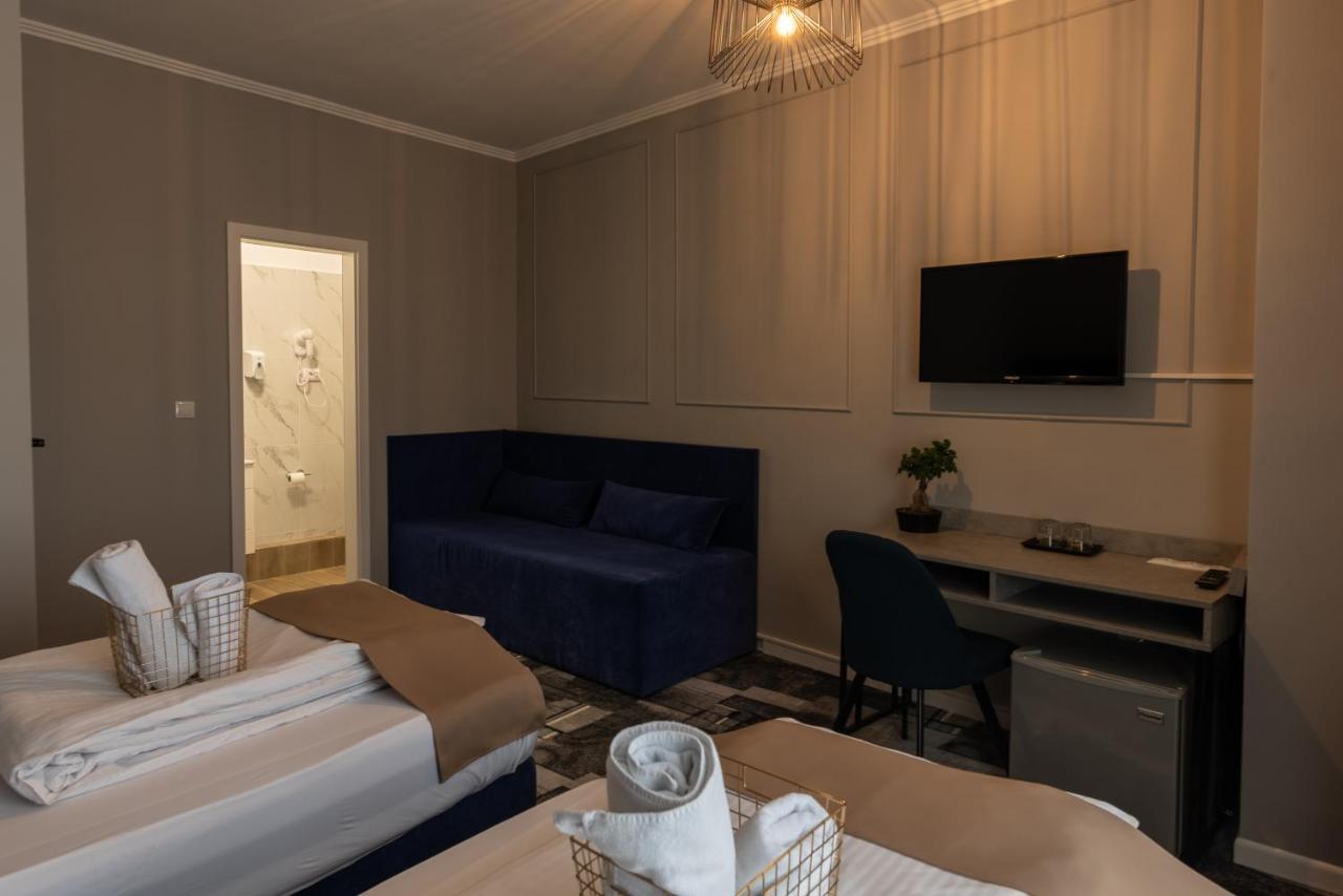 Hotel Paso Kluż-Napoka Zewnętrze zdjęcie