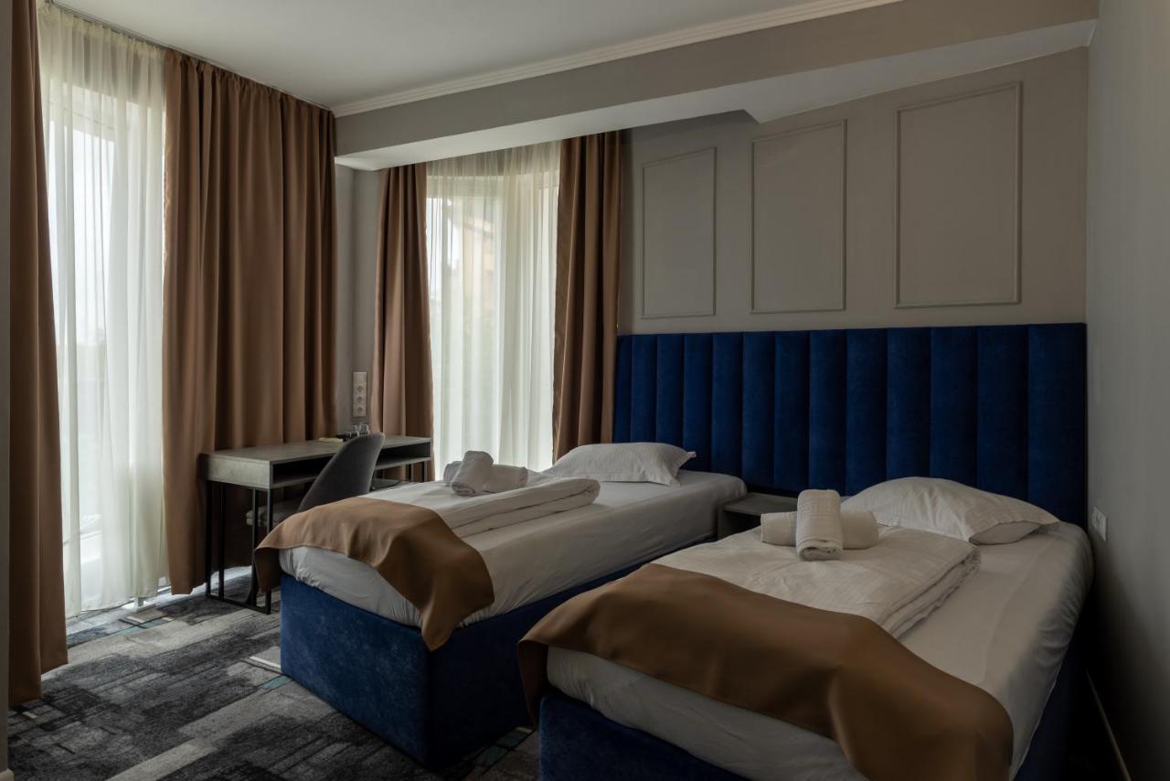 Hotel Paso Kluż-Napoka Zewnętrze zdjęcie